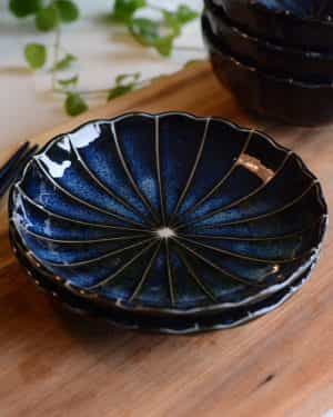 Navy Chrysanthemum Tokusa Plate